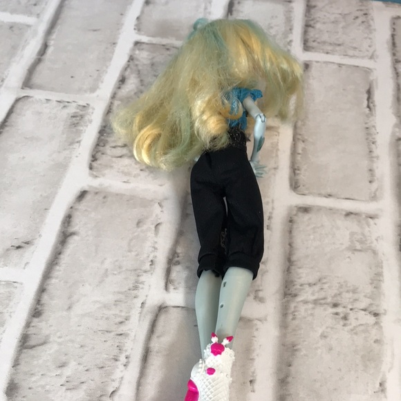 Monster High Lagoona Blue doll - Picture 7 of 9